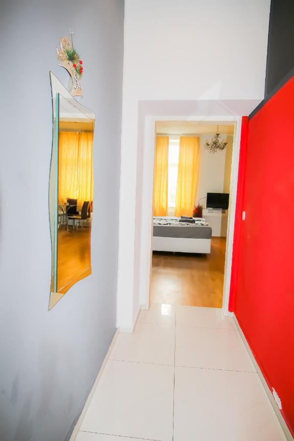 Deluxe Apartment 5P Mm A Виена Екстериор снимка