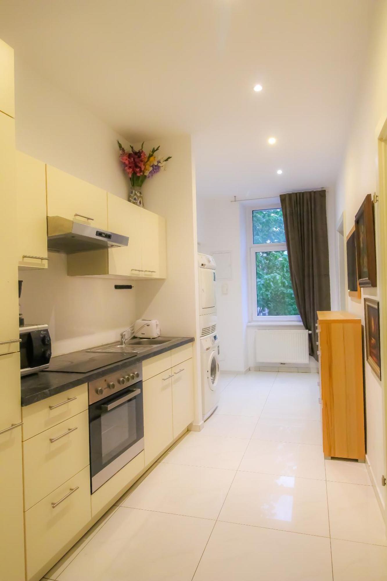Deluxe Apartment 5P Mm A Виена Екстериор снимка