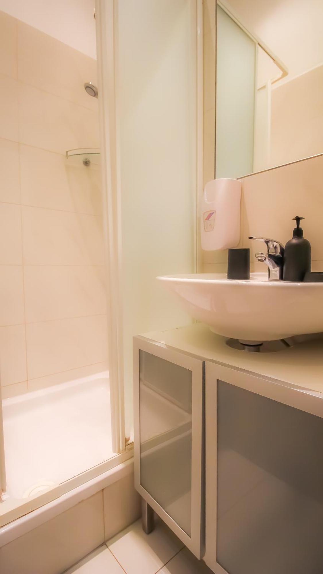 Deluxe Apartment 5P Mm A Виена Екстериор снимка